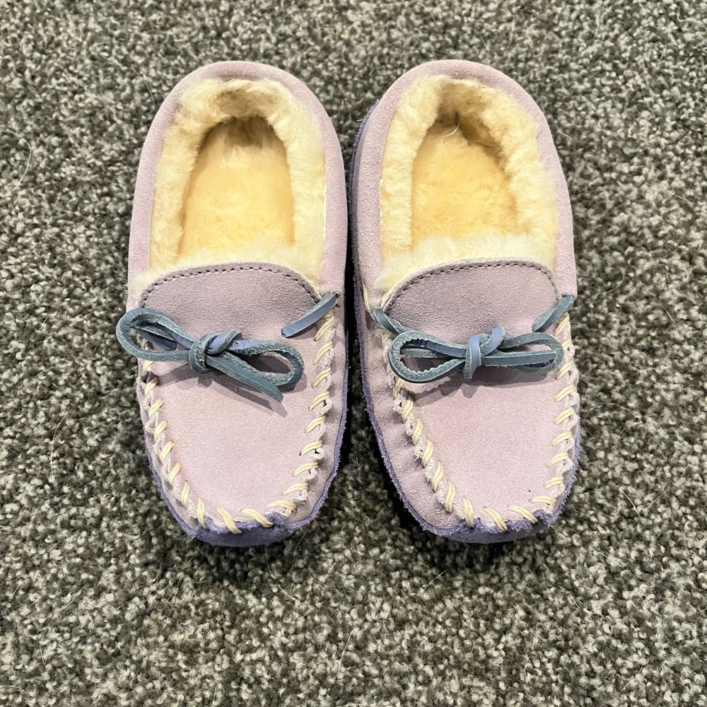 L.L. Bean Kids Slippers in Lavender and Cream